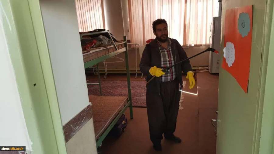 ضد عفونی مستمر فضاهای مختلف دانشگاه فرهنگیان کردستان ادامه دارد 11