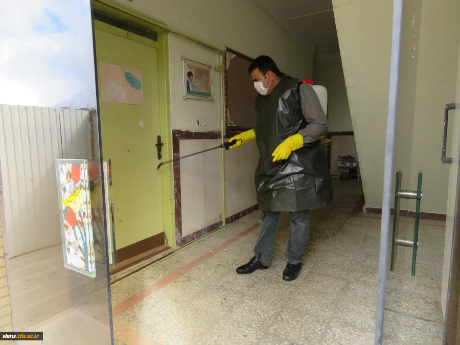ضد عفونی مستمر فضاهای مختلف دانشگاه فرهنگیان کردستان ادامه دارد 16